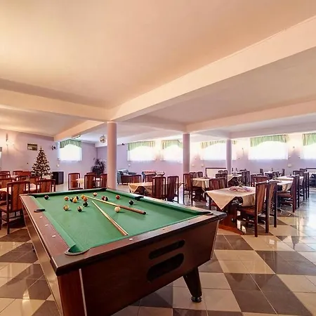 Osrodek Wypoczynkowy Henryk 2 住宿加早餐酒店 克雷尼察